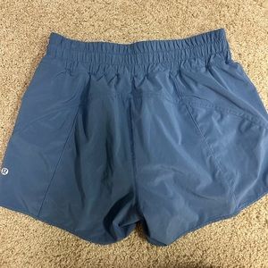 Lululemon track that mid-rise lined short 5”